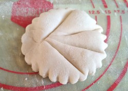 название картинки Закуска из слоеного теста Черный жемчуг