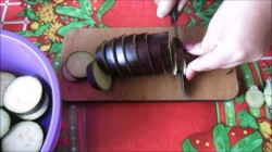 название картинки Закуска из баклажанов и помидоров с зеленью и майонезом