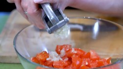 Закуска из баклажанов с овощной начинкой