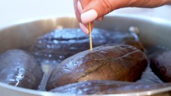 Закуска из баклажанов с овощной начинкой