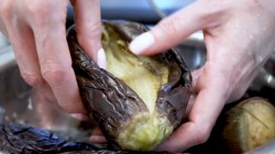 Закуска из баклажанов с овощной начинкой