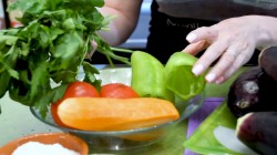 Закуска из баклажанов с овощной начинкой