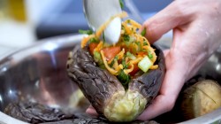 Закуска из баклажанов с овощной начинкой