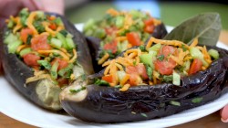 Закуска из баклажанов с овощной начинкой