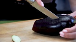 Закуска из баклажанов с овощной начинкой