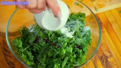 Закуска из жареных баклажанов в томатном соусе