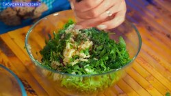 Закуска из жареных баклажанов в томатном соусе