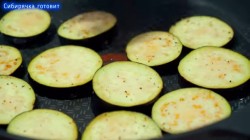 Закуска из жареных баклажанов в томатном соусе