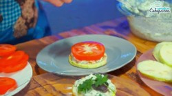 название картинки Закуска из кабачков с помидорами и творожной заправкой