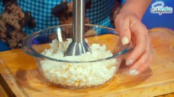 название картинки Закуска из кабачков с помидорами и творожной заправкой