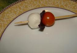 канапе закуска из помидоров черри и сыра