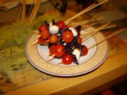 канапе закуска из помидоров черри и сыра