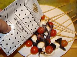 канапе закуска из помидоров черри и сыра