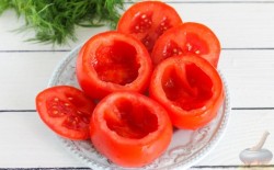 Закуска из помидоров Дед Мороз