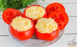 Закуска из помидоров Дед Мороз