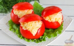 Закуска из помидоров Дед Мороз