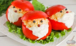 Закуска из помидоров Дед Мороз