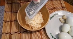 Намазка из плавленного сыра и яиц