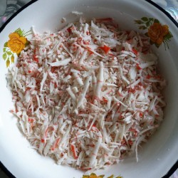 Паштет из творога с огурцами и крабовыми палочками - шаг 2