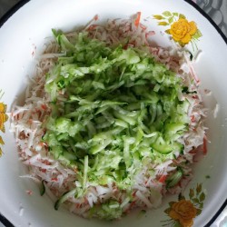 Паштет из творога с огурцами и крабовыми палочками - шаг 3