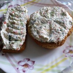 Паштет из творога с огурцами и крабовыми палочками - шаг 7