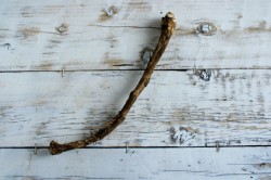 название картинки Помидоры с хреном и чесноком на зиму