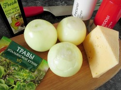 Закуска из запеченного лука с сыром