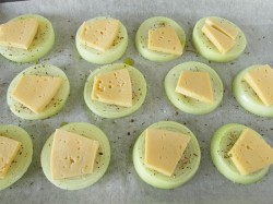 Закуска из запеченного лука с сыром