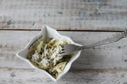 Слоеные рулетики с красной рыбой - шаг 2