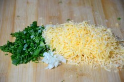 Закусочный пирог с помидорами сыром и кабачками