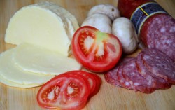 Закусочный пирог с помидорами сыром и кабачками