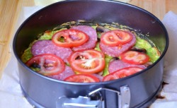 Закусочный пирог с помидорами сыром и кабачками