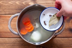 Заливное без желатина из судака - шаг 4 Заливное без желатина из судака - шаг 4