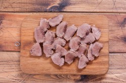 Заливное из свиного языка