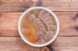 Заливное из свиного языка