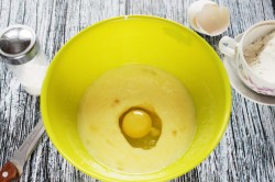 название картинки Заливное тесто на майонезе и кефире