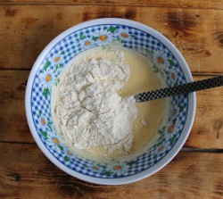 Заливной пирог на майонезе с капустой