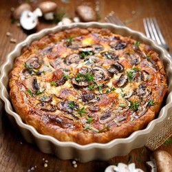 Грибной пирог со сливочной заливкой с сыром