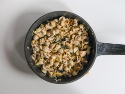 название картинки Заливной пирог с грибами