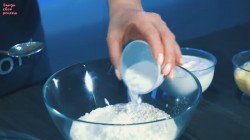 название картинки Заливной пирог с капустой и шампиньонами на сметане