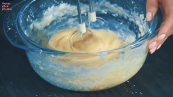 название картинки Заливной пирог с капустой и шампиньонами на сметане