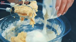 название картинки Заливной пирог с капустой и шампиньонами на сметане