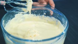 название картинки Заливной пирог с капустой и шампиньонами на сметане