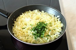 Заливной пирог с капустой на кефире