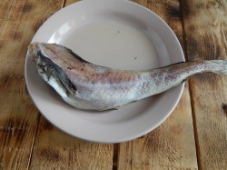 Заливной пирог с рыбой на кефире