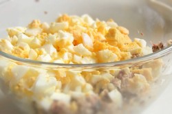 Рыбный заливной пирог с горбушей консервированной на кефире - шаг 10 Рыбный заливной пирог с горбушей консервированной на кефире - шаг 10