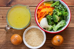 Рис с замороженными овощами - шаг 1