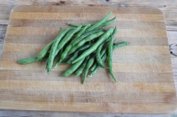 название картинки Замороженная стручковая фасоль на сковороде