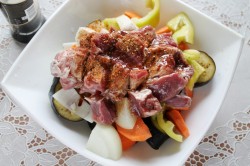 название картинки Мясо с овощами в рукаве