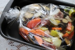 название картинки Мясо с овощами в рукаве